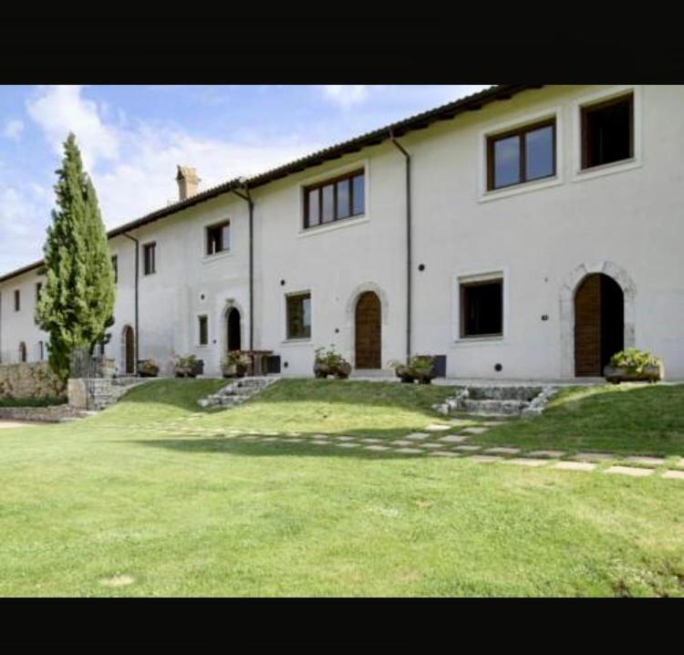 Appartamenti Il Capomandro Sant'Anatolia Exterior photo
